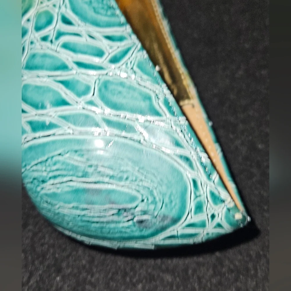 Pierre Dumas Teal Faux Leather Croc-Texture Dramatic Pointed Toe Pumps -Size 7.5